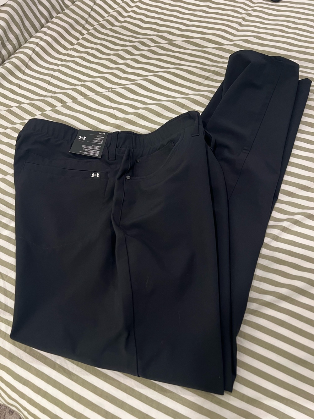NWT Under Armour Men’s Black Stretch Slim Taper 5 Pocket Golf Pants